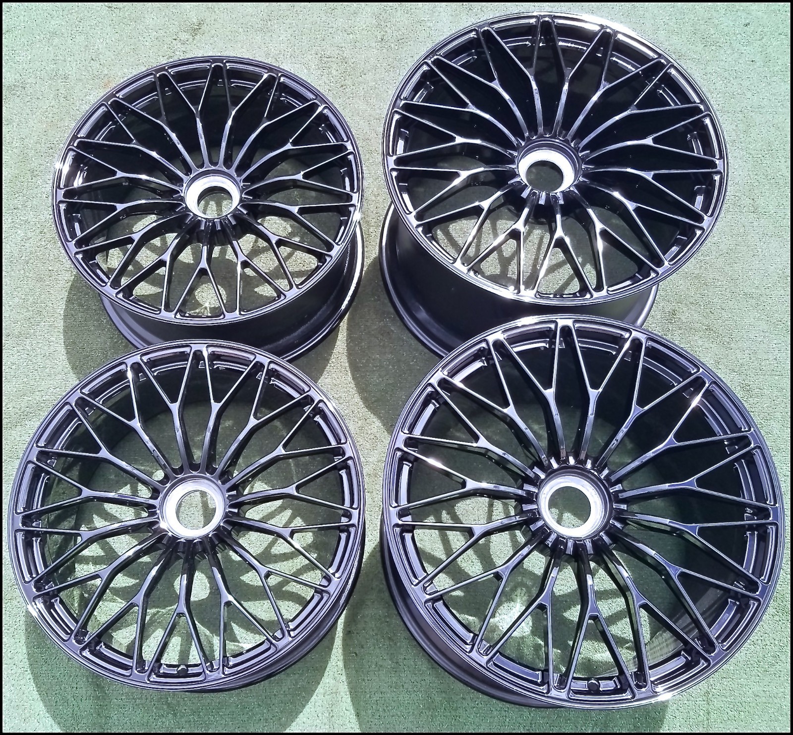 4 PERFECT Factory Lamborghini Aventador SVJ Wheels Dianthus OEM Center-Lock Set
