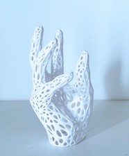 Ethereal Hand - Design Moderno - Scultura 3D Traforata in PLA - Arredo Elegante