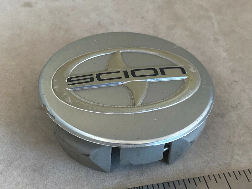 2002-11 Scion TC Silver Wheel Center Hubcap Cover Hub Cap OEM 42603-21040 2-1/4" Foto 2 de 4