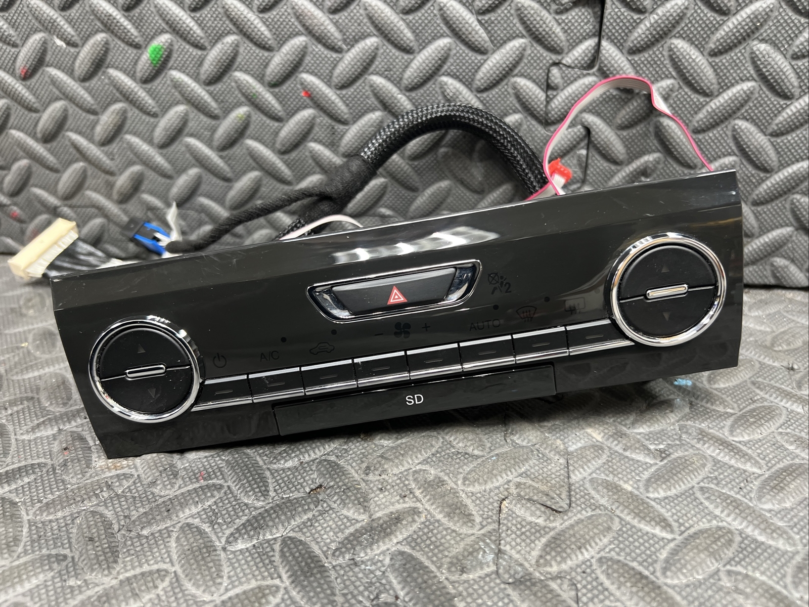 OEM 2014-2017 MASERATI GHIBLI DASH HEAT AC CLIMATE CONTROL SWITCHES HAZARD