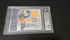 2010-11 MAGIC JOHNSON AUTO ABSOLUTE MEMORABILIA MARKS OF FAME #6/10 - Front