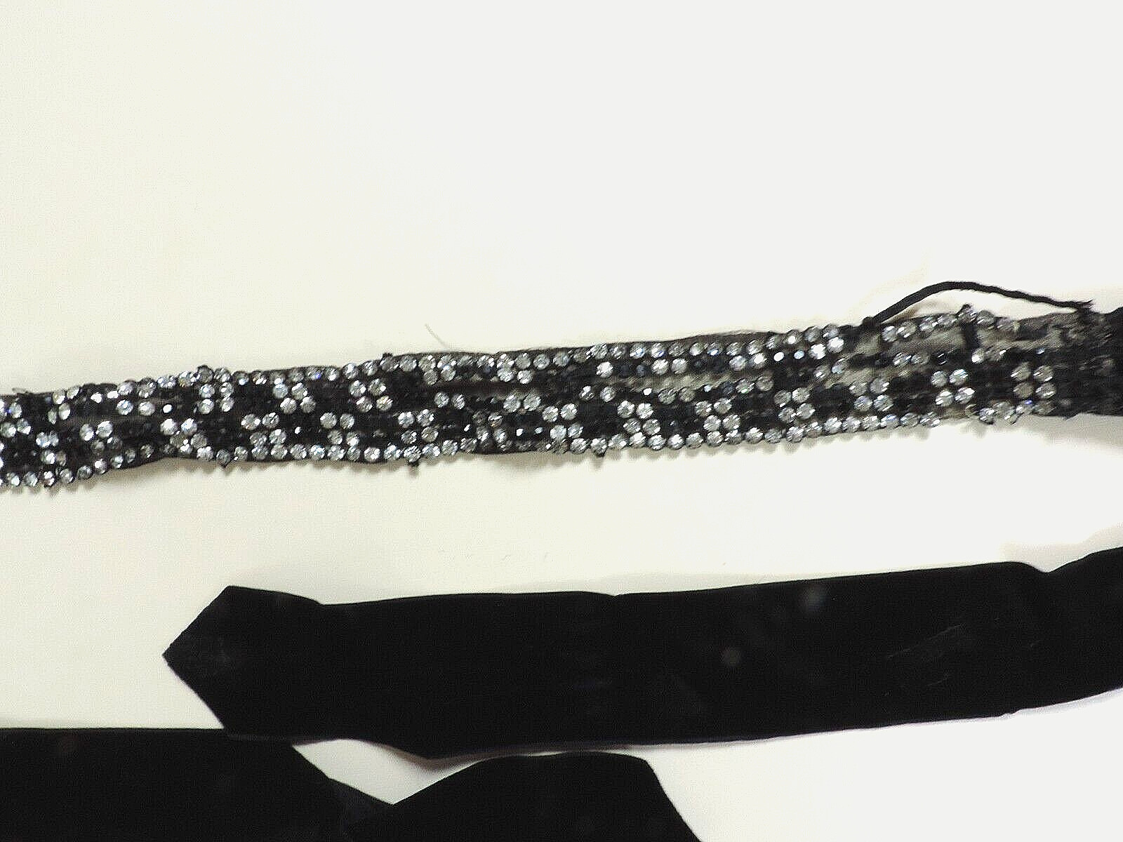 1920s Handmade Fine Thread Beaded Rhinestone/Velv… - image 3