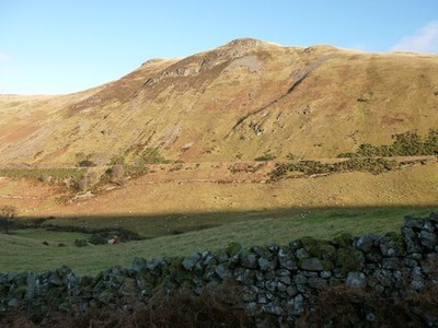 Foto A3 East Craigs, Glen Eagles St Mungo's Fm über Schafe nach c2013 gesehen