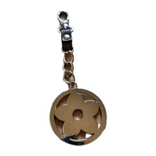 Silver Tone Metal Cutout Flower Purse Clip Purse Fob Charm Light Wear
