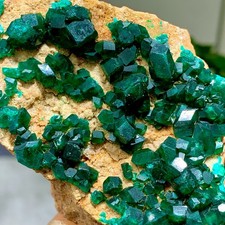 494g Natural Deep Green Grainy dioptase gemstone cluster mineral specimen