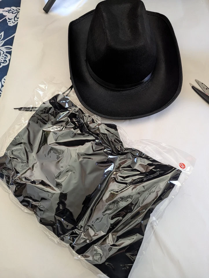 Cowgirl Costume Medium Black Fringe Vest And Cowboy Hat New - Image 2 of 4