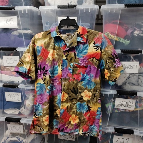 Fashion Seal Hawaiian Multi Colored Button Up Shirt Size Large A325