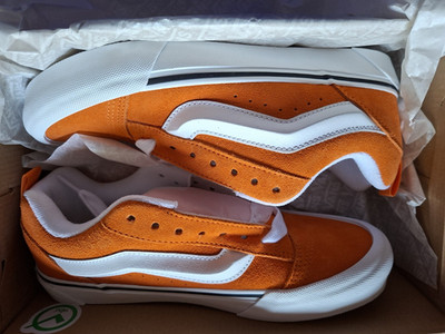 VANS Knu Skool Sneaker Wildleder Low Top EU 40 Orange/Weiß gepolstert