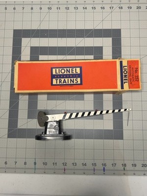 Lionel No. 252 Automatic Crossing Gate with Box