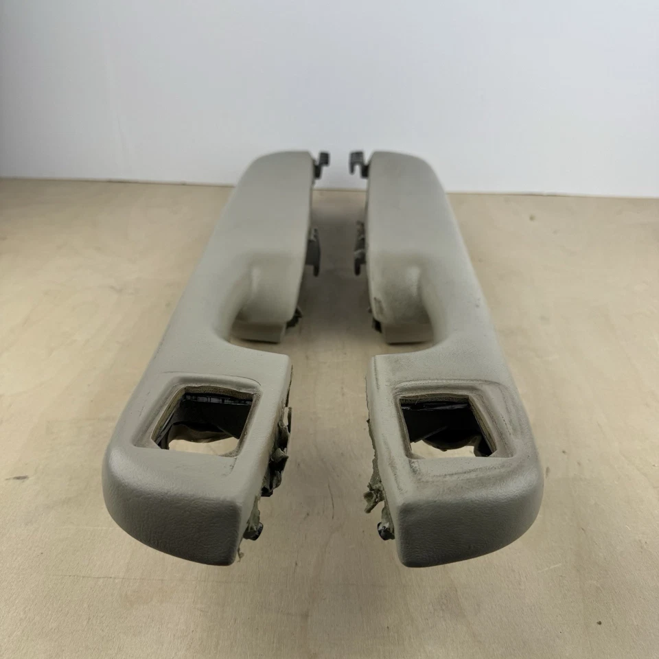 2000-2006 Escalade Tahoe Yukon RH LH Rear Arm Rest Door Pull Handle Pair OEM TAN - Image 2 of 4