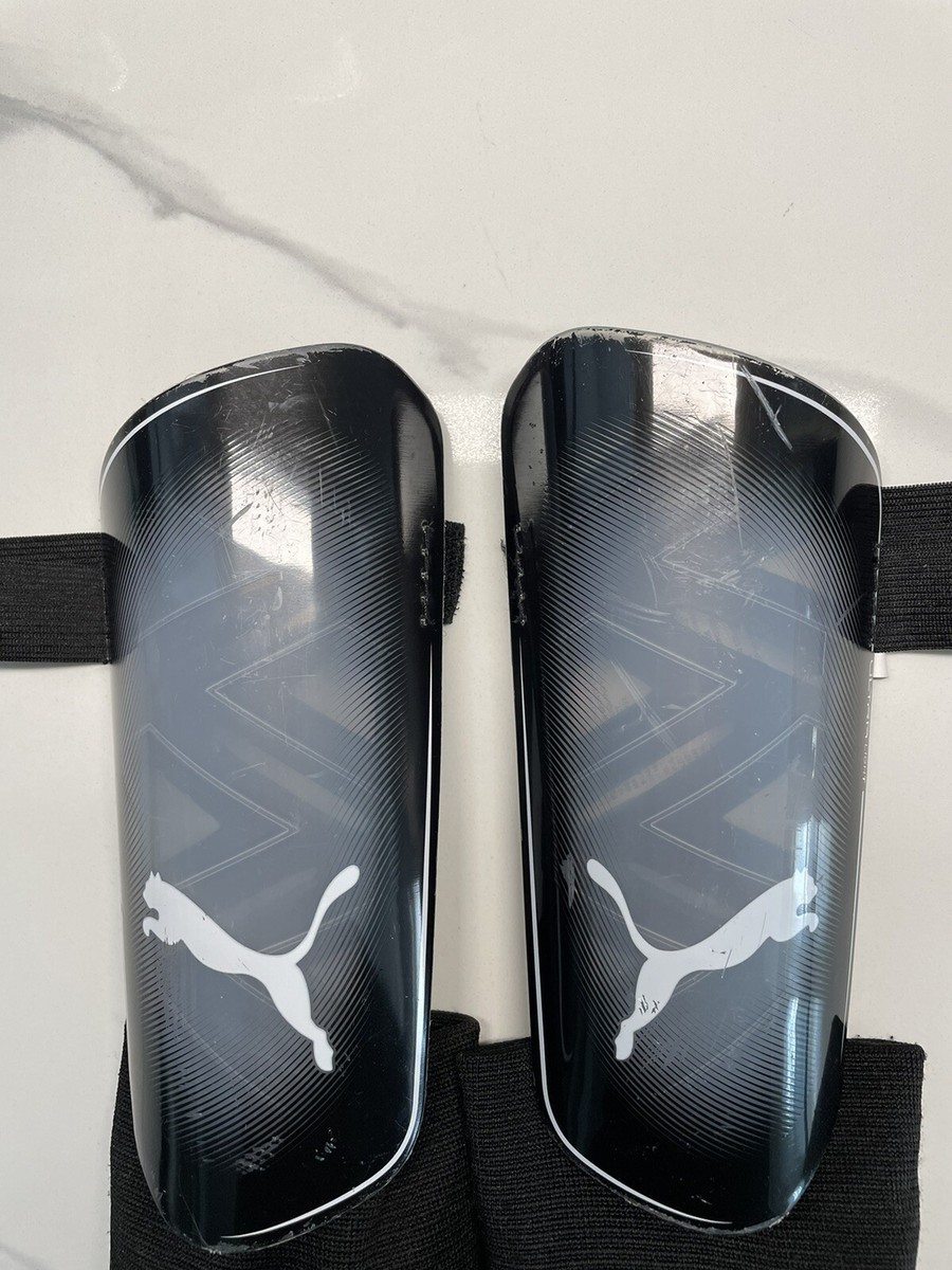 ヤード Puma 030834-03 Ultra Light Strap Shin Guards For Soccer