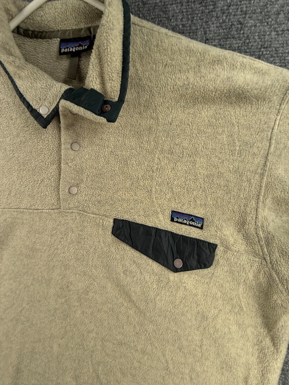 patagonia ivory 1/4 snap pullover fleece logo chest pocket jacket