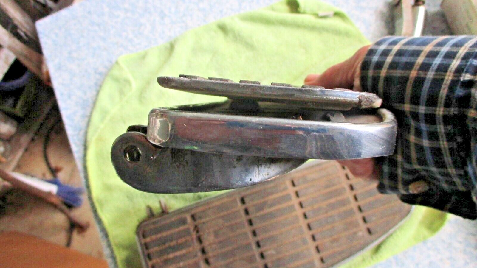 STOCK HARLEY SHOVELHEAD ?? FLOORBOARDS eBay