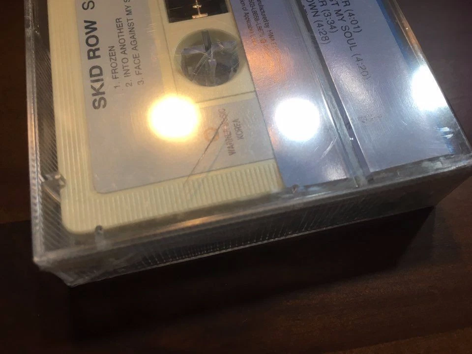 SKID ROW - SUBHUMAN RACE CASSETTE TAPE KOREA EDITION SEALED - Image 4 of 4