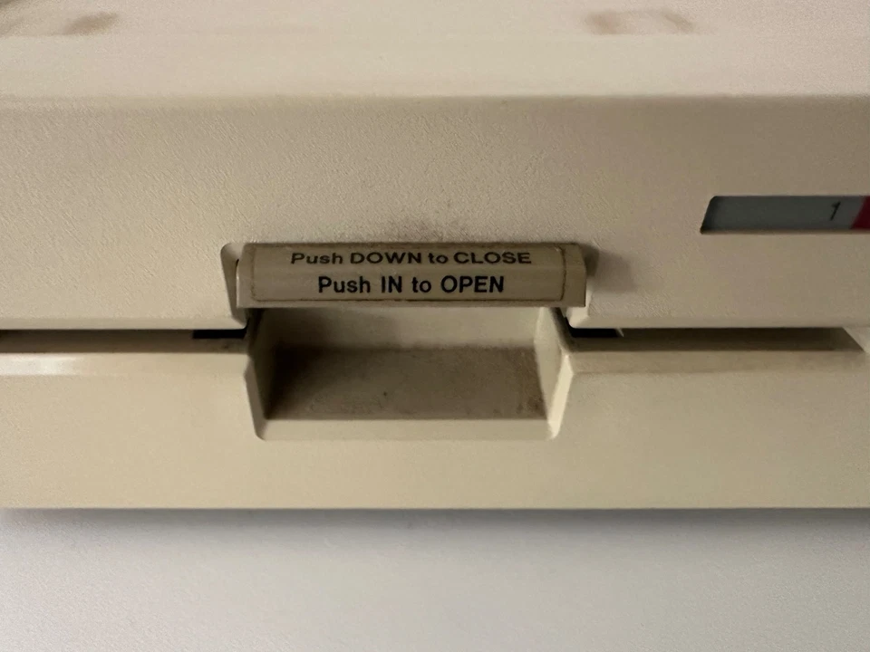 Apple DuoDisk Dual 5 1/4" Floppy Disk Drive A9M0108 for Apple II [Untested] - Image 2 of 4