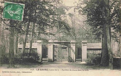 Le Gavre Chateaubriant 44 Loire-Atlantique Pavillon de chasse dans la foret