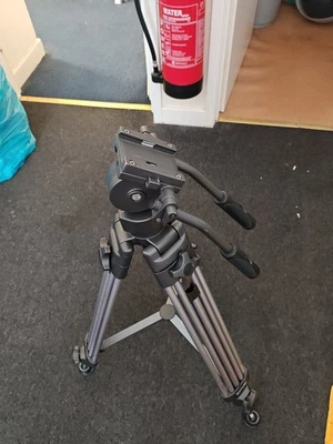 Ravelli AVTP Professional 55" 65mm Video Camera Tripod with Fluid Drag Head - Image 1 of 4