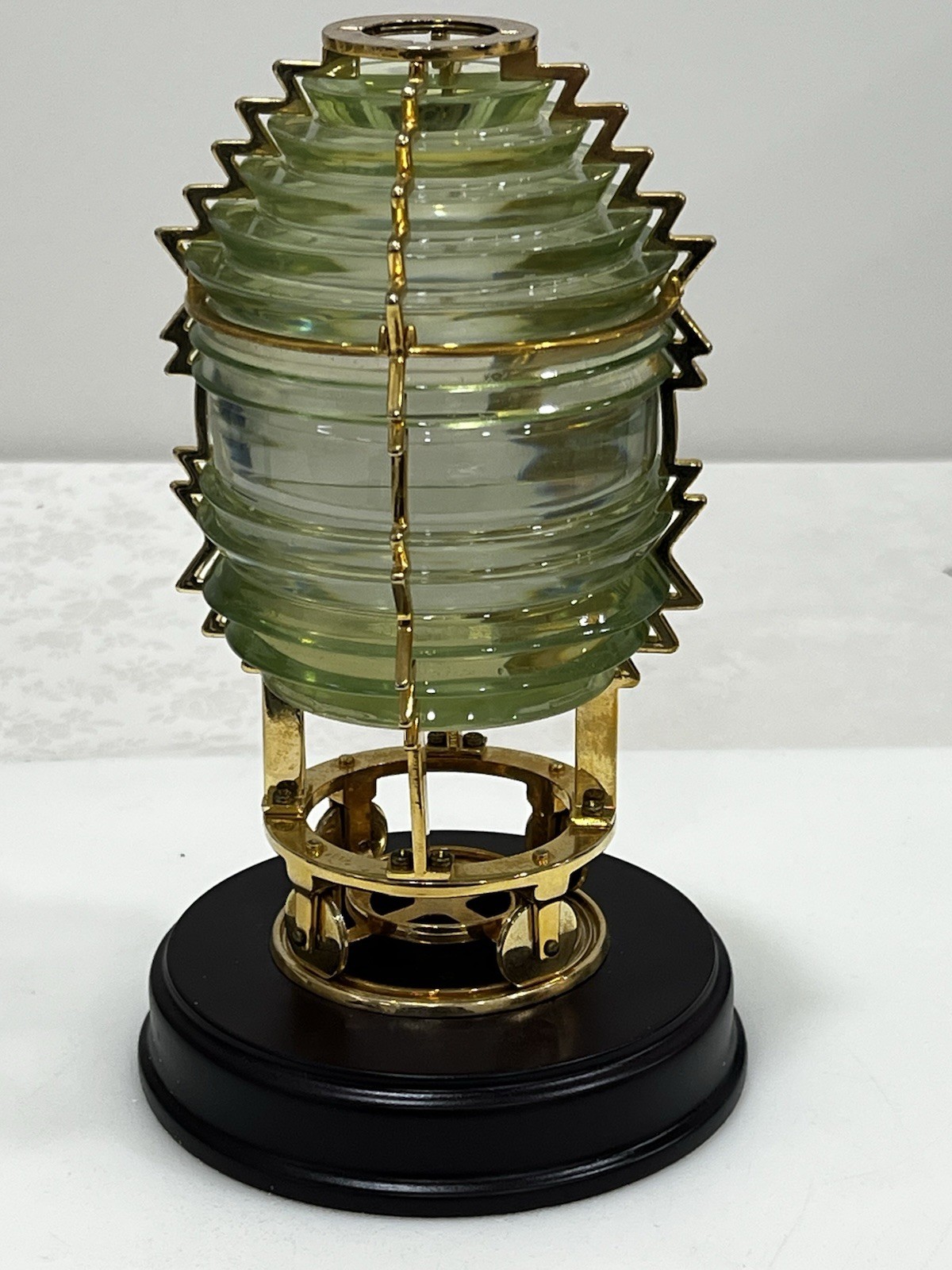 Harbour Lights 2000  “Fresnel Lens” 5th Order # 631 With Stand Excellent !