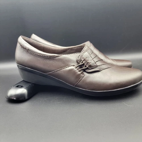 NUOVO ~ Mocassini Clarks Everlay IRIS da donna taglia 8M scarpe basse in pelle marrone