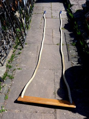Vintage Schule Gymnasium Holzschaukel mit Seil perfekt für Gartenprojekt
