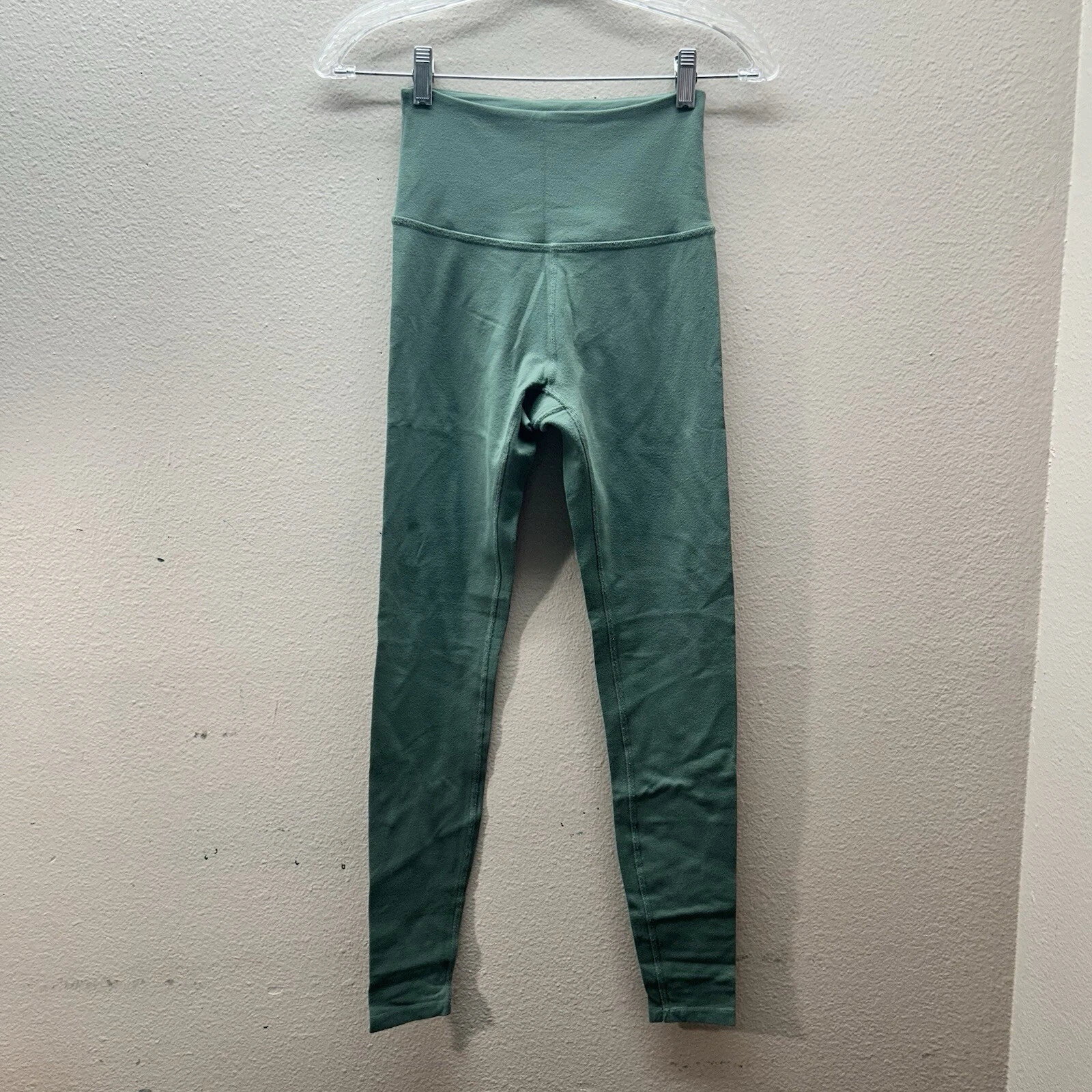 beyond-yoga šalvějově zelené sportovní plná délka s vysokým pasem leggings