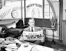 ROBERT MONTGOMERY LADY IN THE LAKE  8X10 PHOTO ZZ326
