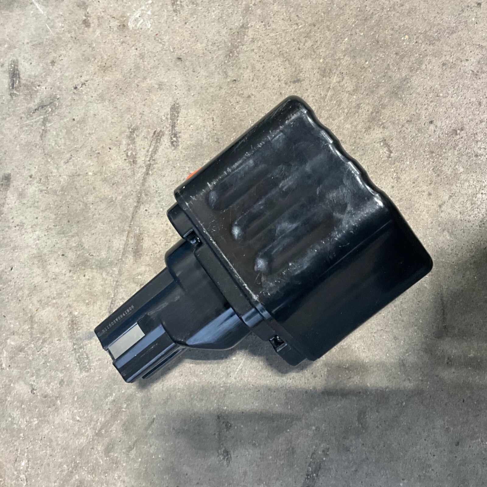 Huskie Tools REC750 Cordless Cable Crimper W/Accessories & Storage