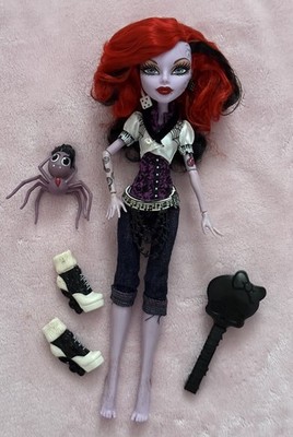 Monster High Basic Operetta Mit Haustier Memphis