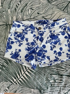 Weiße Denimshorts mit blauem Blumenmuster Größe S von Mudo