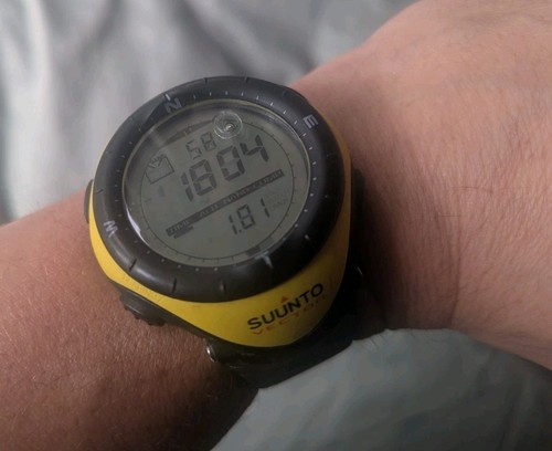 Suunto Vector Altimeter Watch Yellow and Black Used