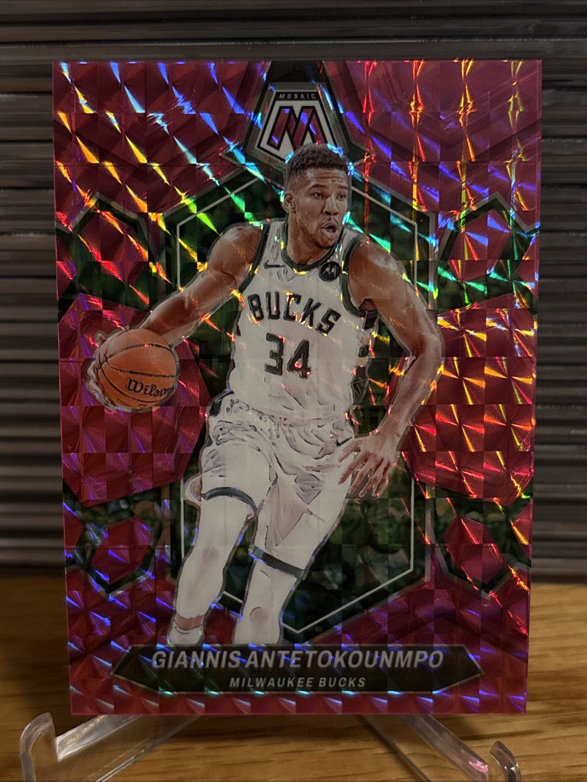 2023-24 Panini Mosaic - Giannis Antetokounmpo #77 Pink Mosaic Prizm /149