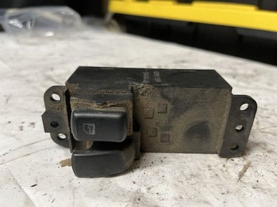 1995-1999 Mitsubishi Eclipse RH window lock switch control button panel D54