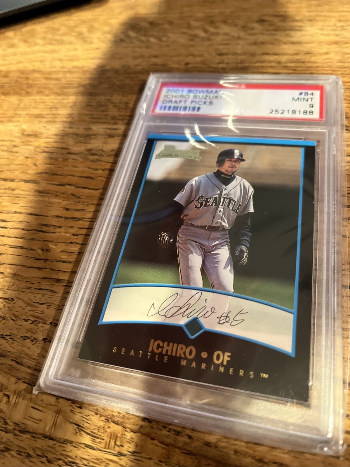 2001 Bowman Draft Picks Ichiro Suzuki #BDP84 PSA 9 Mint view 3