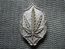 MARIJUANA BUD WEED POT LEAF HIPPIE BELT BUCKLE VINTAGE MIDWEST CASTING 1979 
