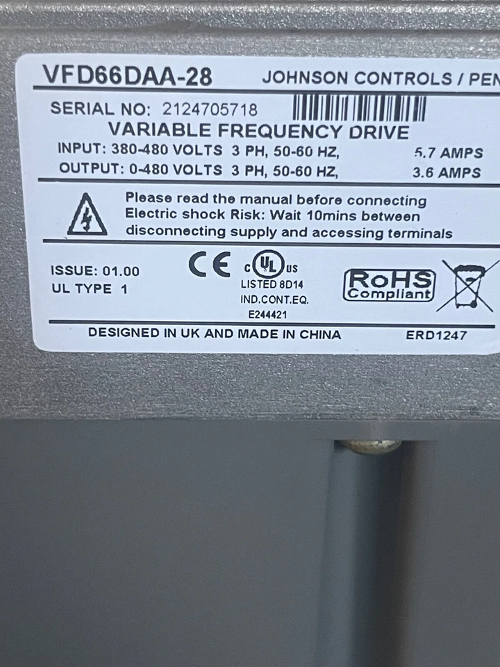 Unidad de frecuencia variable Johnson Controls Penn VFD66DAA-28 5,7 amperios Foto 2 de 4