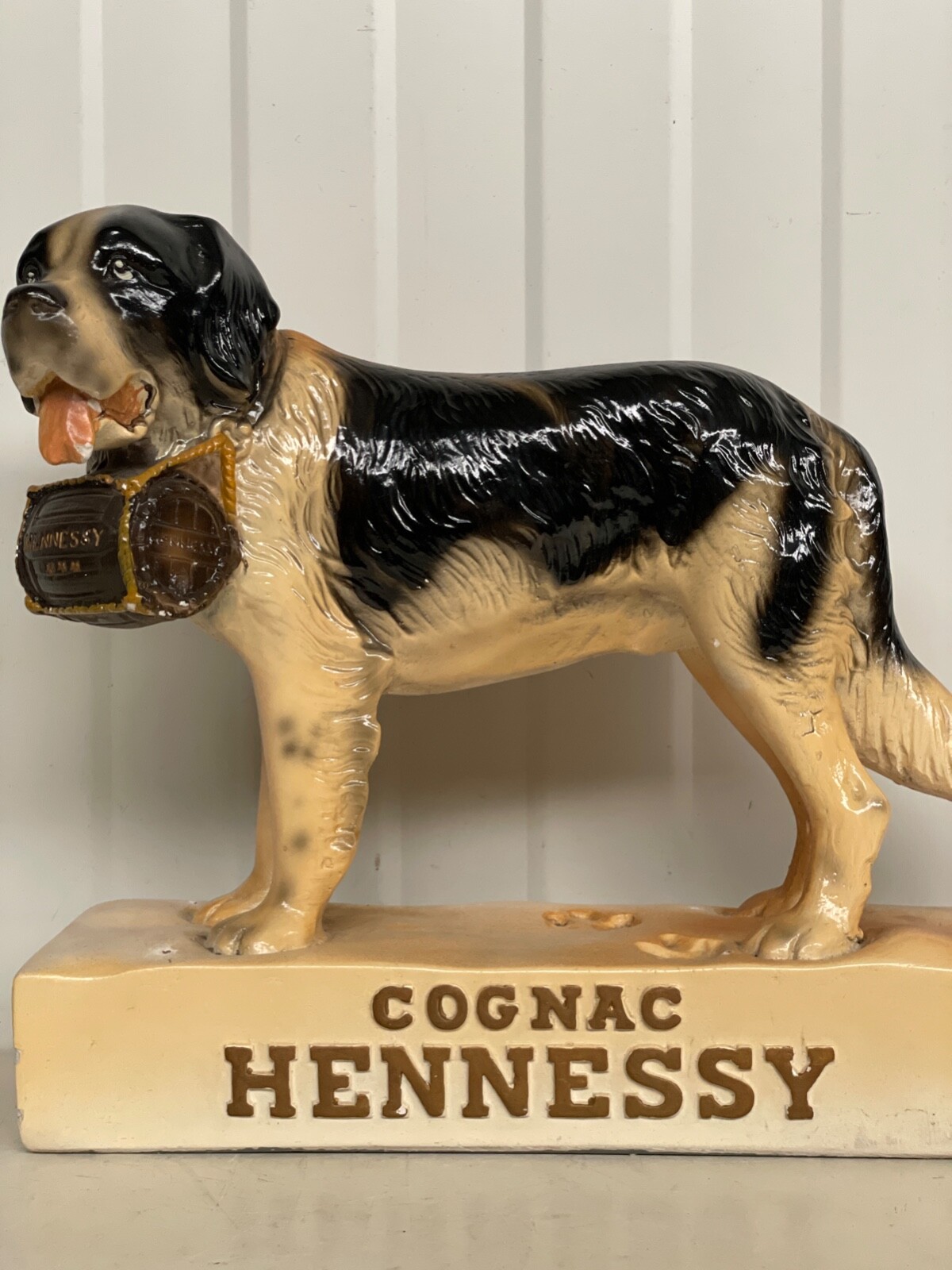 Cognac Hennessy Saint Bernard shop advertising statue - 11.22 inch wide