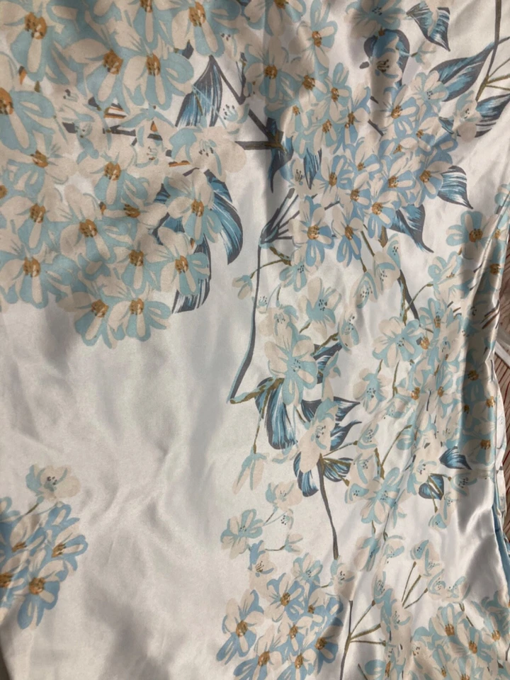 NATORI 3 PC QUEEN (1) COMFORTER (2)  SHAMS STANDARD - Image 3 of 4