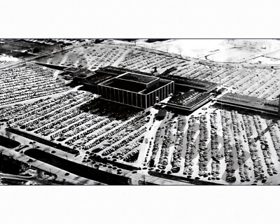 Circa 1970s Eastland Mall Harper Woods J L Hudsons 8x10 Photo