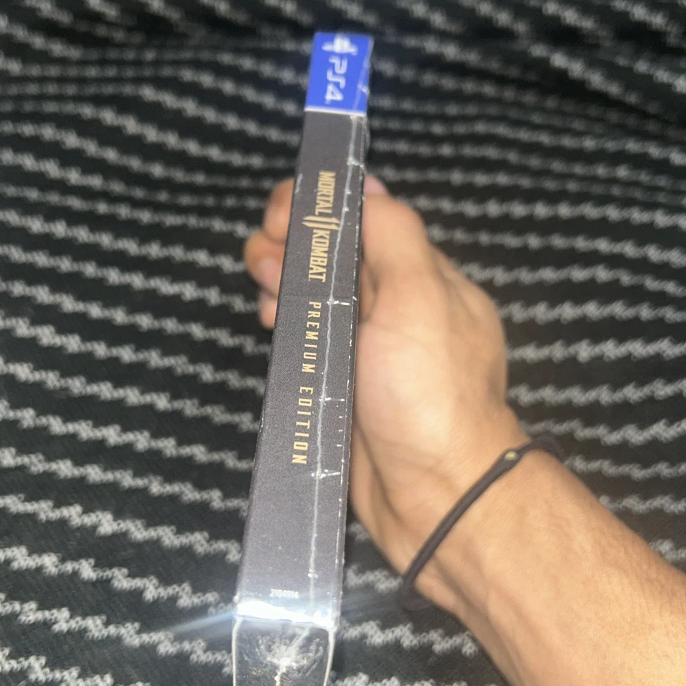 Mortal Kombat 11 Premium Edition [ STEELBOOK Package ] (PS4) NEW SEALED - Image 3 of 4