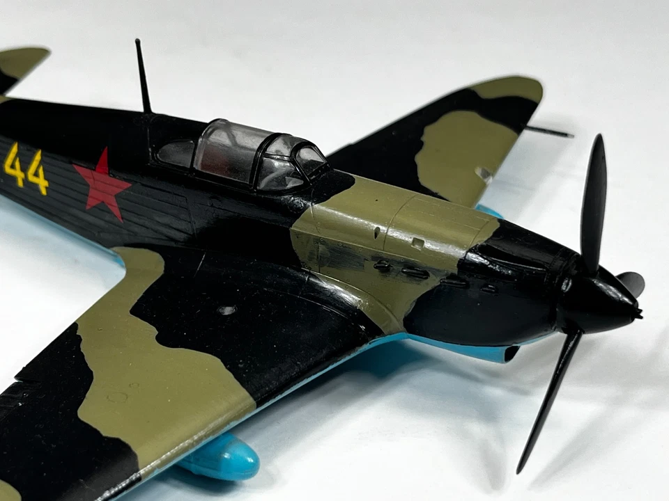 Винтажный русский ЯК-1 Яковлев модель 1/48 построен и окрашен WW2 истребитель - Изображение 3 из 4