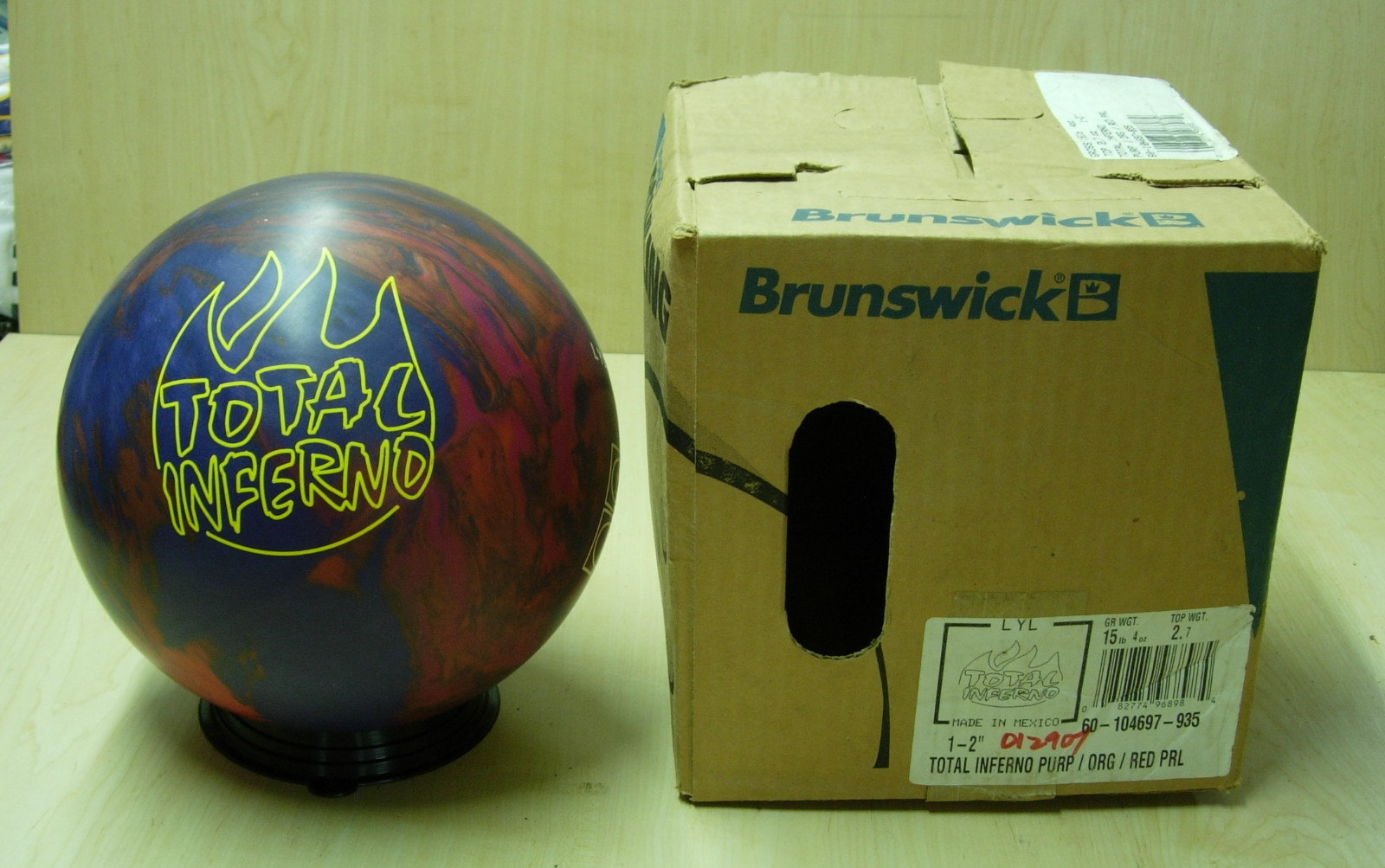 15# 4oz NIB 2006 Brunswick Bowling Ball Total Inferno 15 lbs