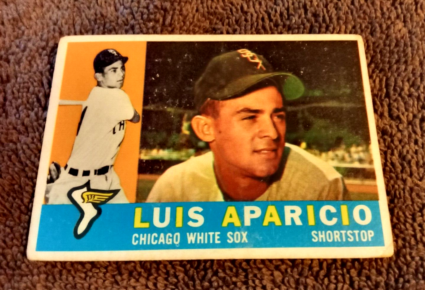 1960 Topps # 240 Luis Aparicio Chicago White Sox VG/EX Condition HOF No Creases