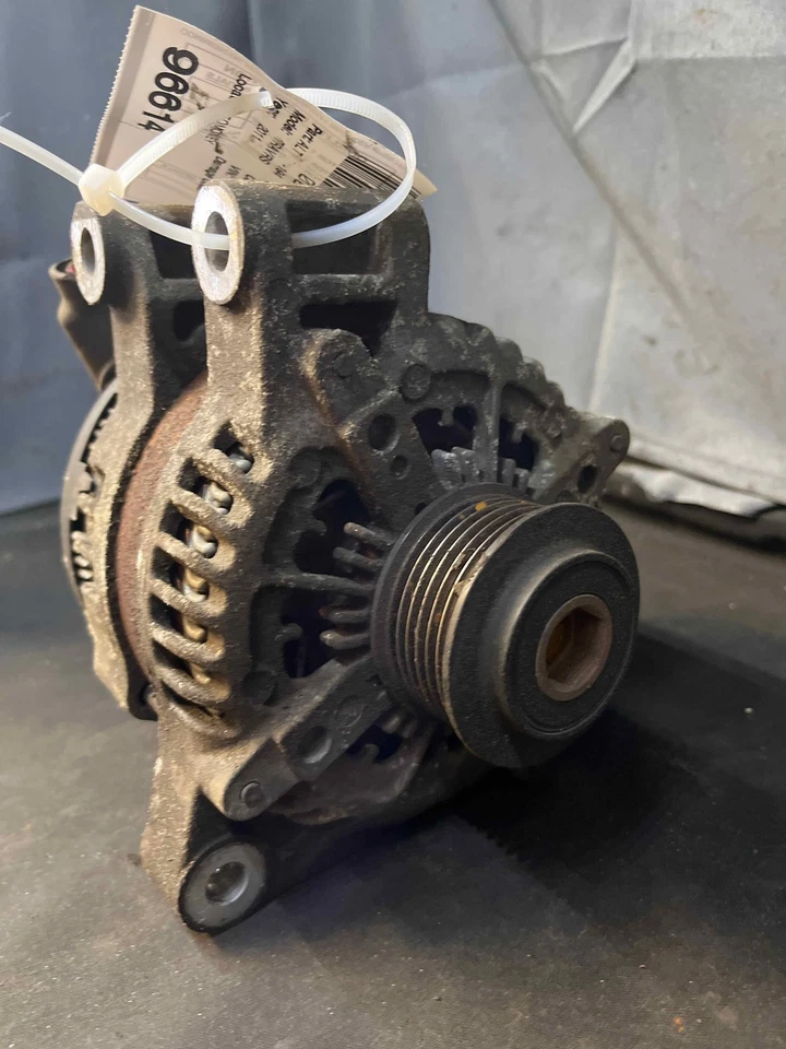 Fits 2009-2013 Chevrolet Traverse Alternator OEM:20838975 Foto 2 de 3