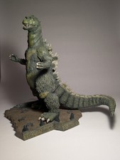 2001 X-PLUS LTD. ED. GODZILLA RAIDS AGAIN - 12" POLYESTER RESIN STATUE