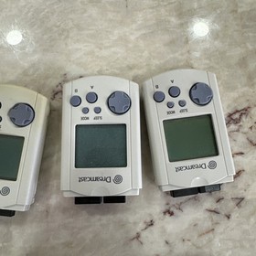 Sega Dreamcast Console Bundle w/ 4 Controllers, 4 VMU&rsquo;s,2 Controller Ext WORKING