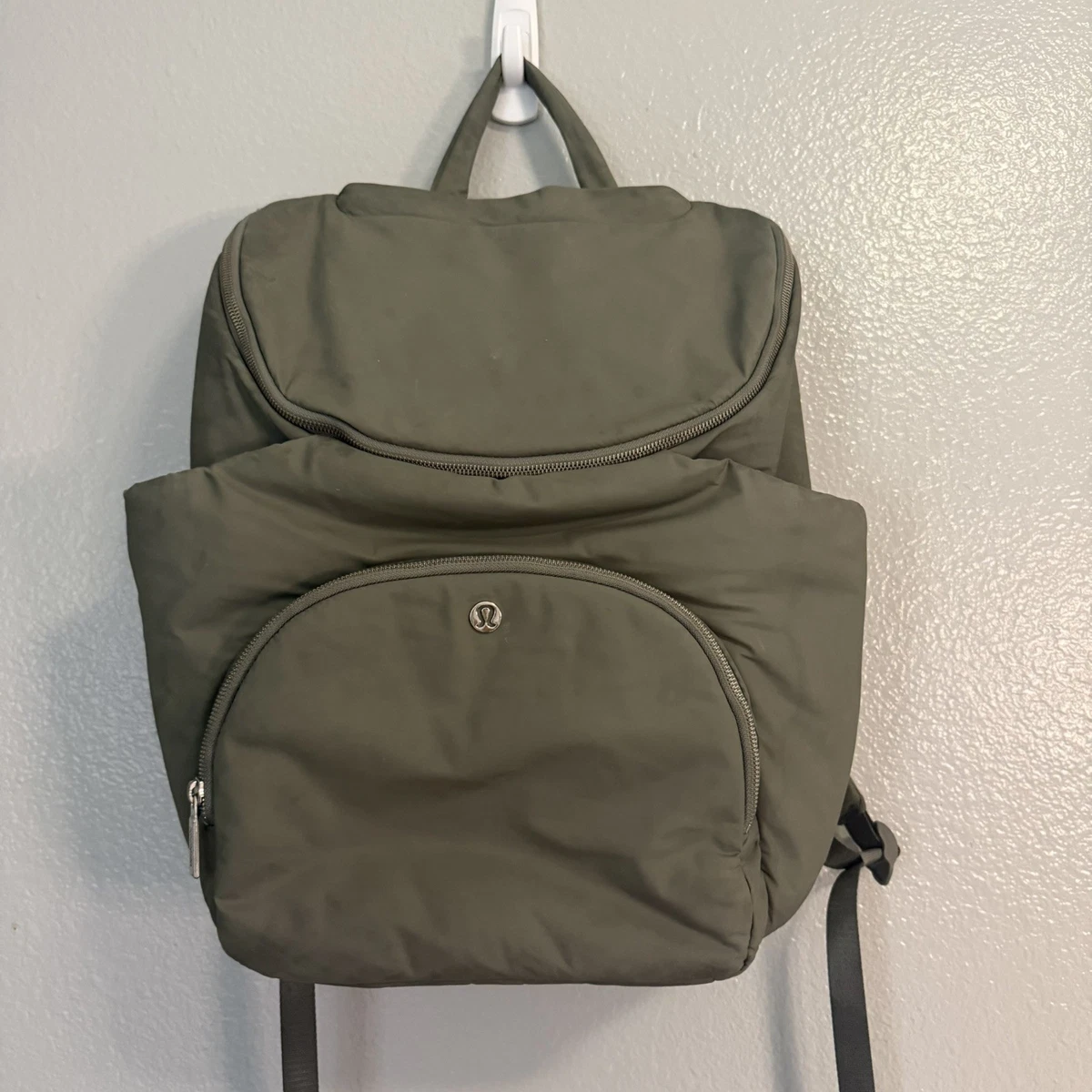 north face backpack kohls College Hill Corporate Employee Store exclude_flash lined laptop sleeve Color:small green Carrot Stix C2WZ-MWG-702ML-F-S Wild