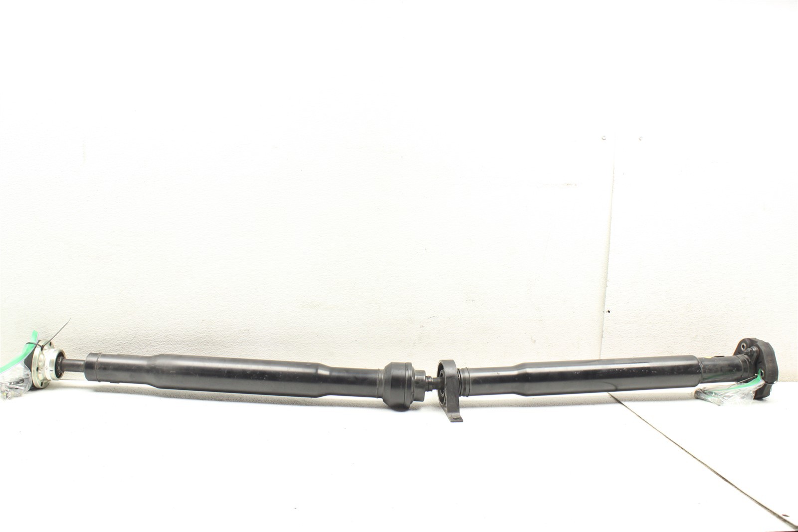 2014-2019 Maserati Ghibli RWD Rear Driveshaft Drive Line 14-19