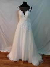 Wedding dress size 8 ivory lace/tulle Sweetheart Gowns, check measurement, J