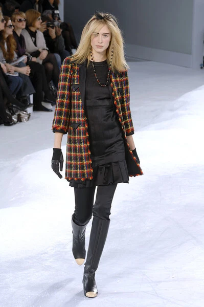 GIACCA DA PASSERELLA CHANEL 07A 2007 NUOVA RARA DA TROVARE FRANGE TRIM TWEED CAPPOTTO 42 40 NUOVO