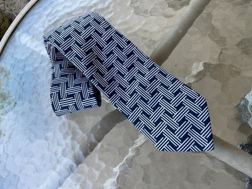 CHARLES TYRWHITT Men's Tie 100% Silk Tie Blue Geometric England 3x60. F5